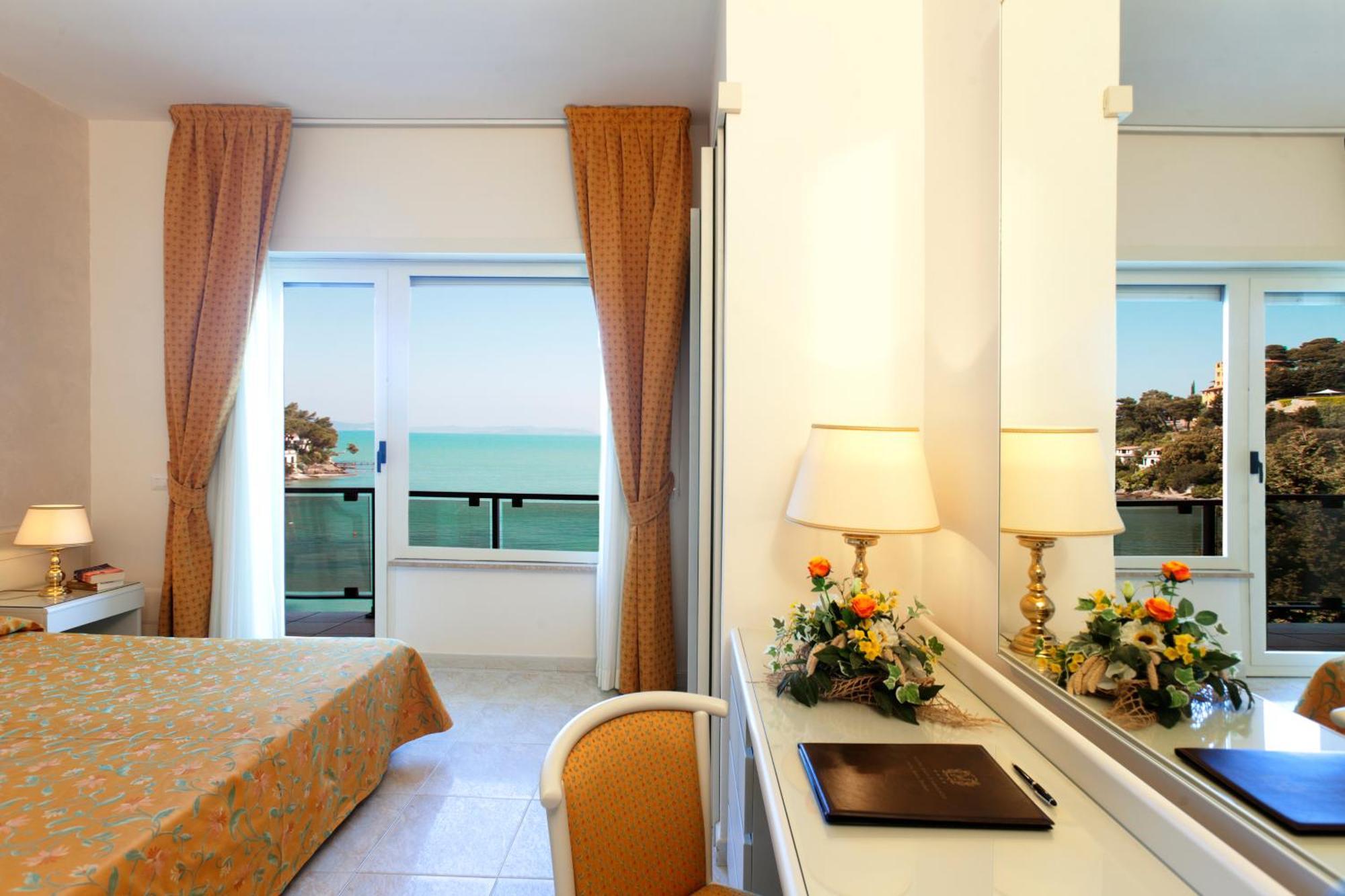 Baia D'Argento Hotel Porto Santo Stefano  Buitenkant foto